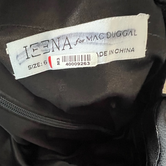 Like new LEENA FOR MAC DUGGAL size 6 polka dot gown ALTERED TO A SIZE 4 - Picture 3 of 3